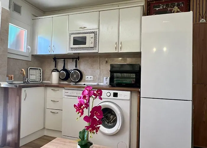 Apartamento Bienvenidos A Riviera Del Sol, Moderno, Al Lado De La Playa