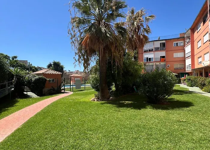 Apartamento Bienvenidos A Riviera Del Sol, Moderno, Al Lado De La Playa